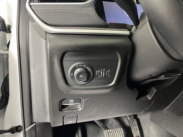 Used 2022 White Jeep Limited image 18