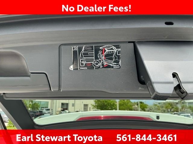 Used 2019 White Volvo T5 Momentum image 14