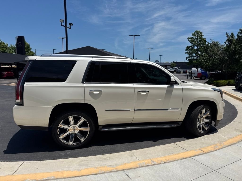Used 2015 White Cadillac Luxury image 3