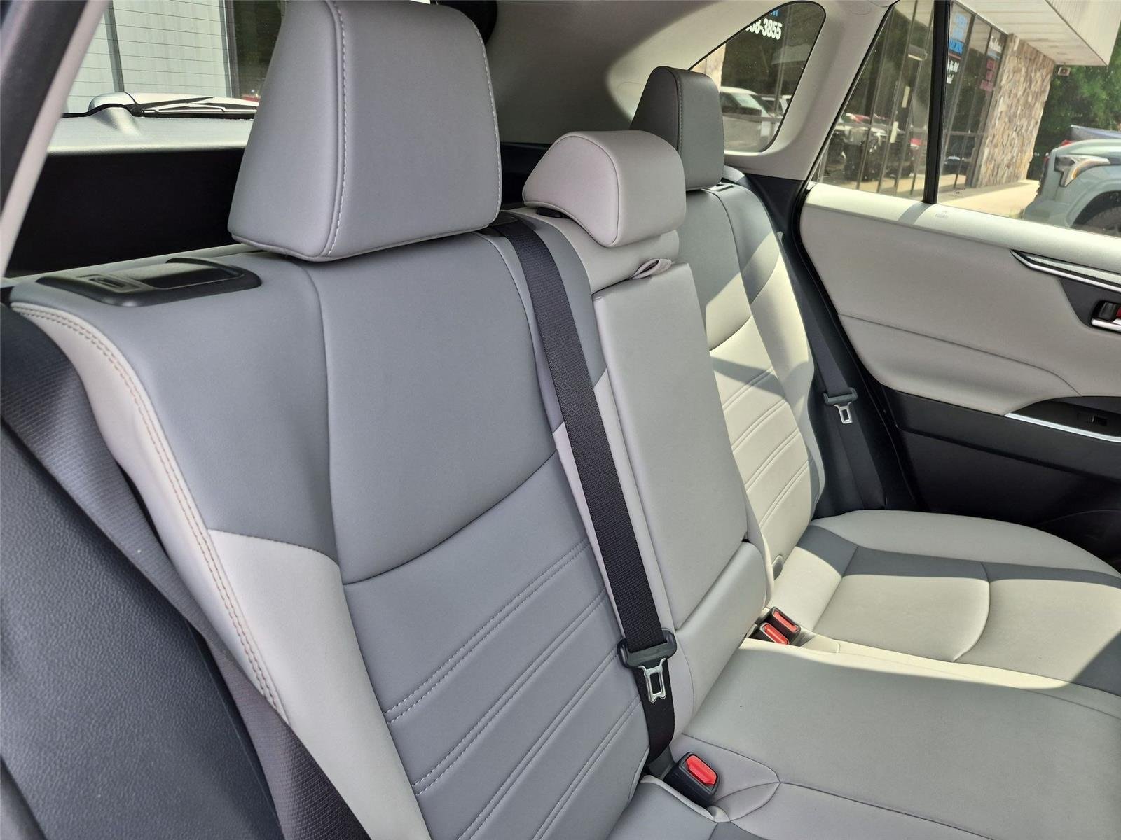 Used 2025 Silver Sky Metallic Toyota XLE Premium image 34