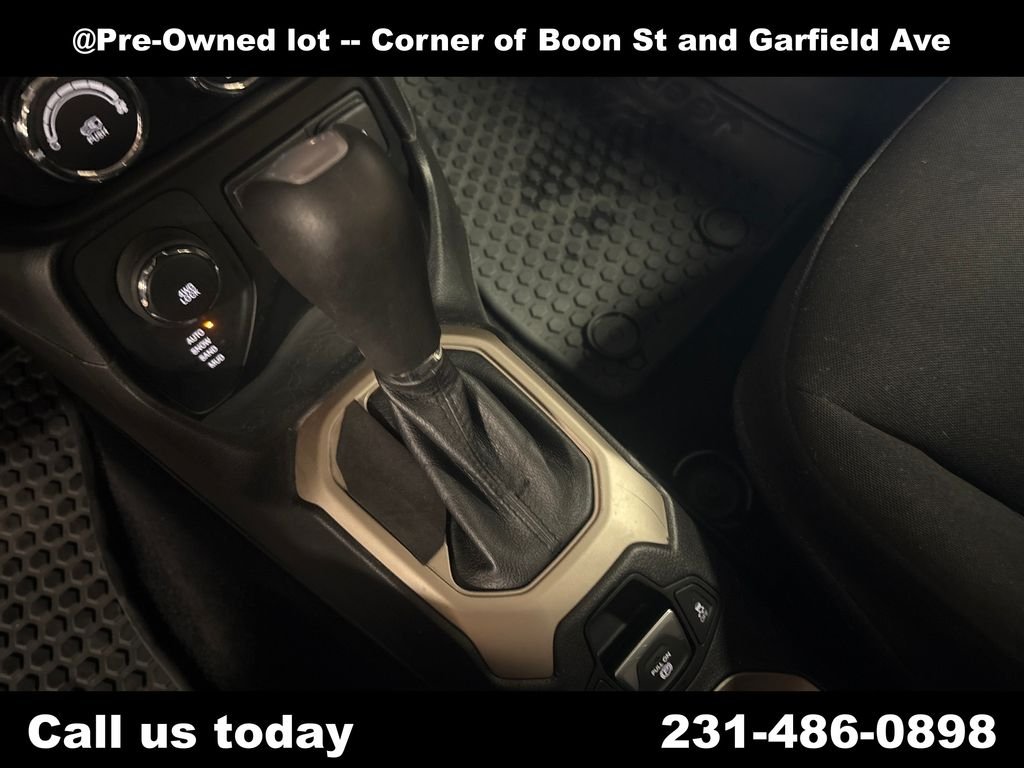 Used 2017 Black Jeep Latitude image 25