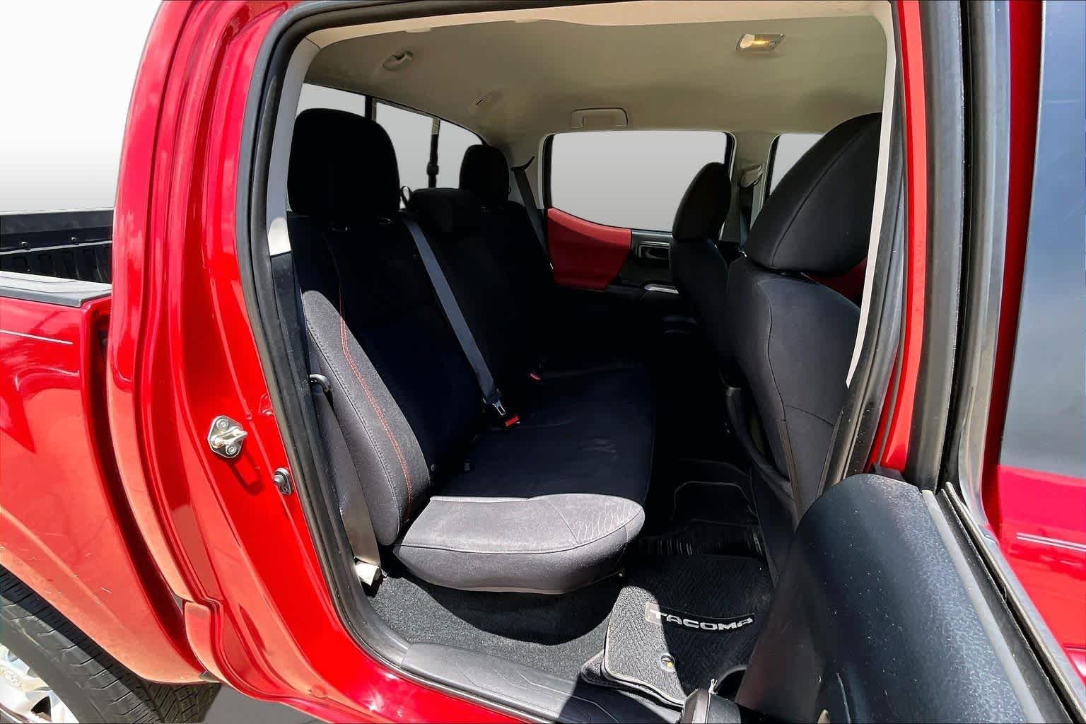 Used 2016 Barcelona Red Metallic Toyota SR5 image 20