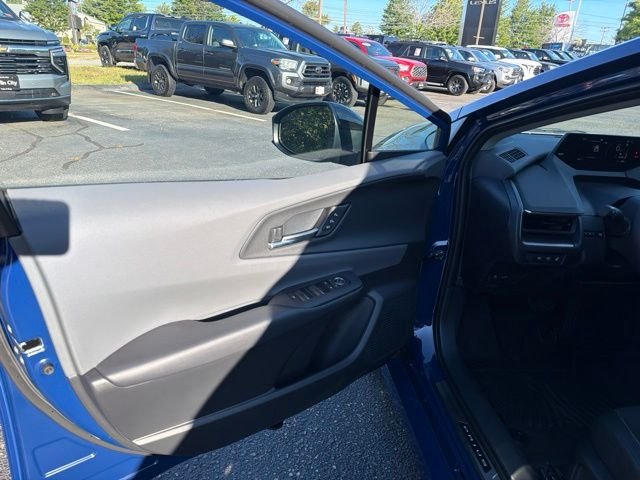 New 2027 08q4 Toyota  image 9