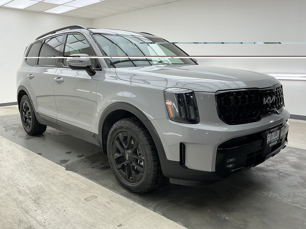 Used 2024 Wolf Gray Kia SX image 3