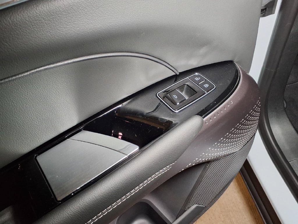 2027 Cadillac LYRIQ Sport - Photo 11