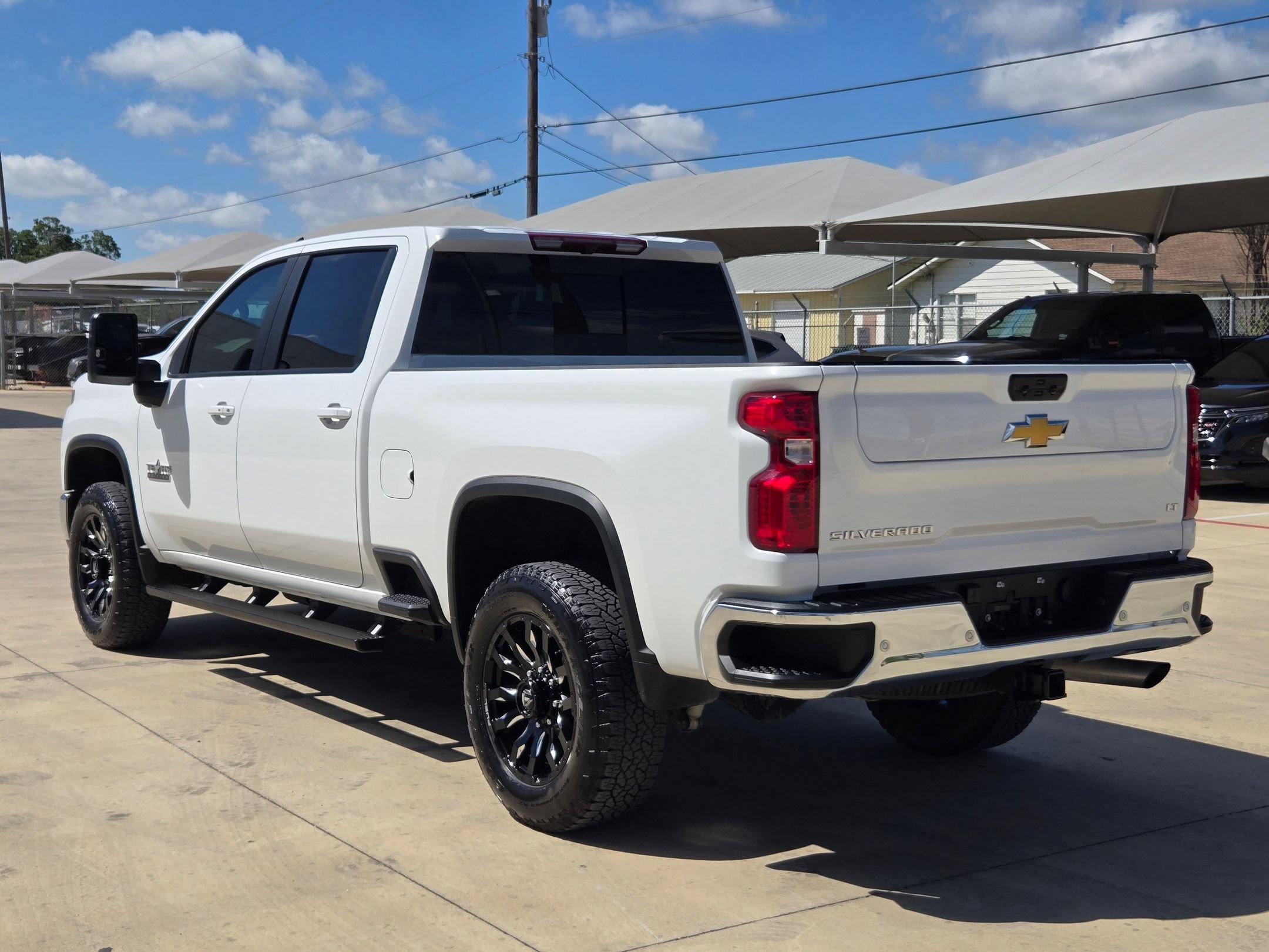 Used 2025 Summit White Chevrolet LT image 5