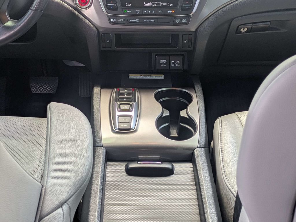 Used 2023 White Honda EX-L image 25