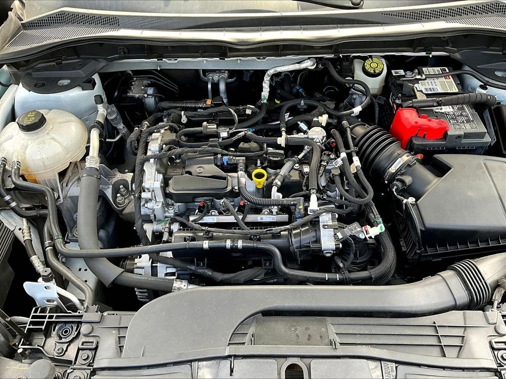 Used 2022 White Ford SEL image 33