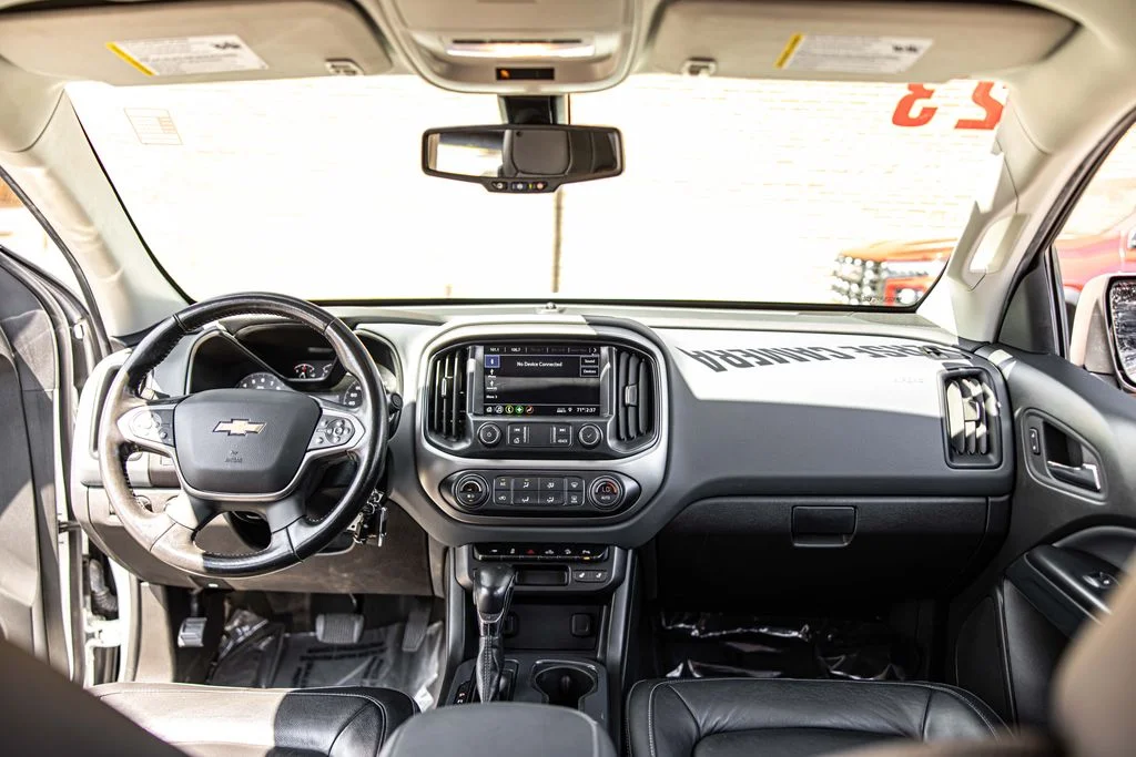 Used 2022 White Chevrolet Z71 image 32