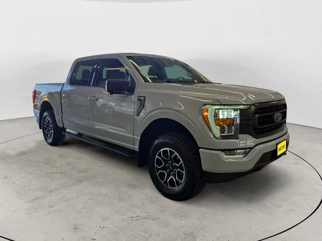 Used 2022 White Ford XLT image 3