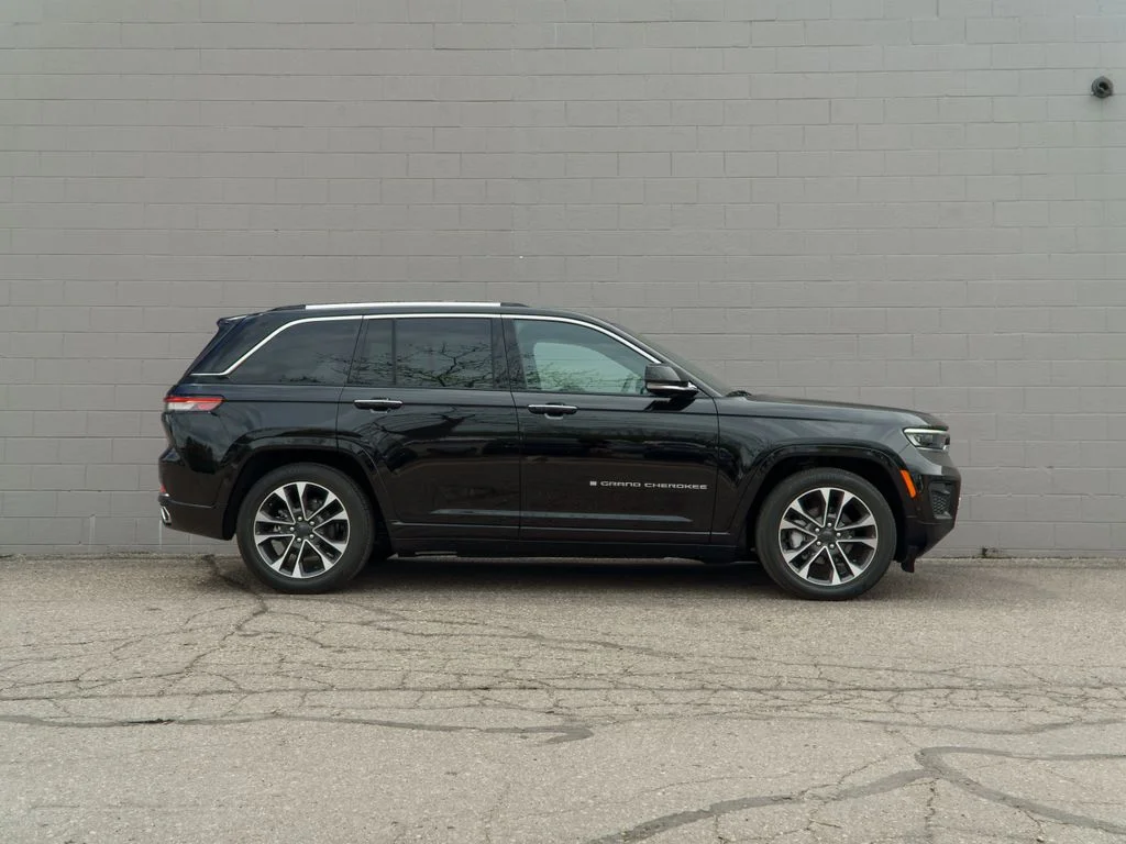 Used 2023 Black Jeep Overland image 8
