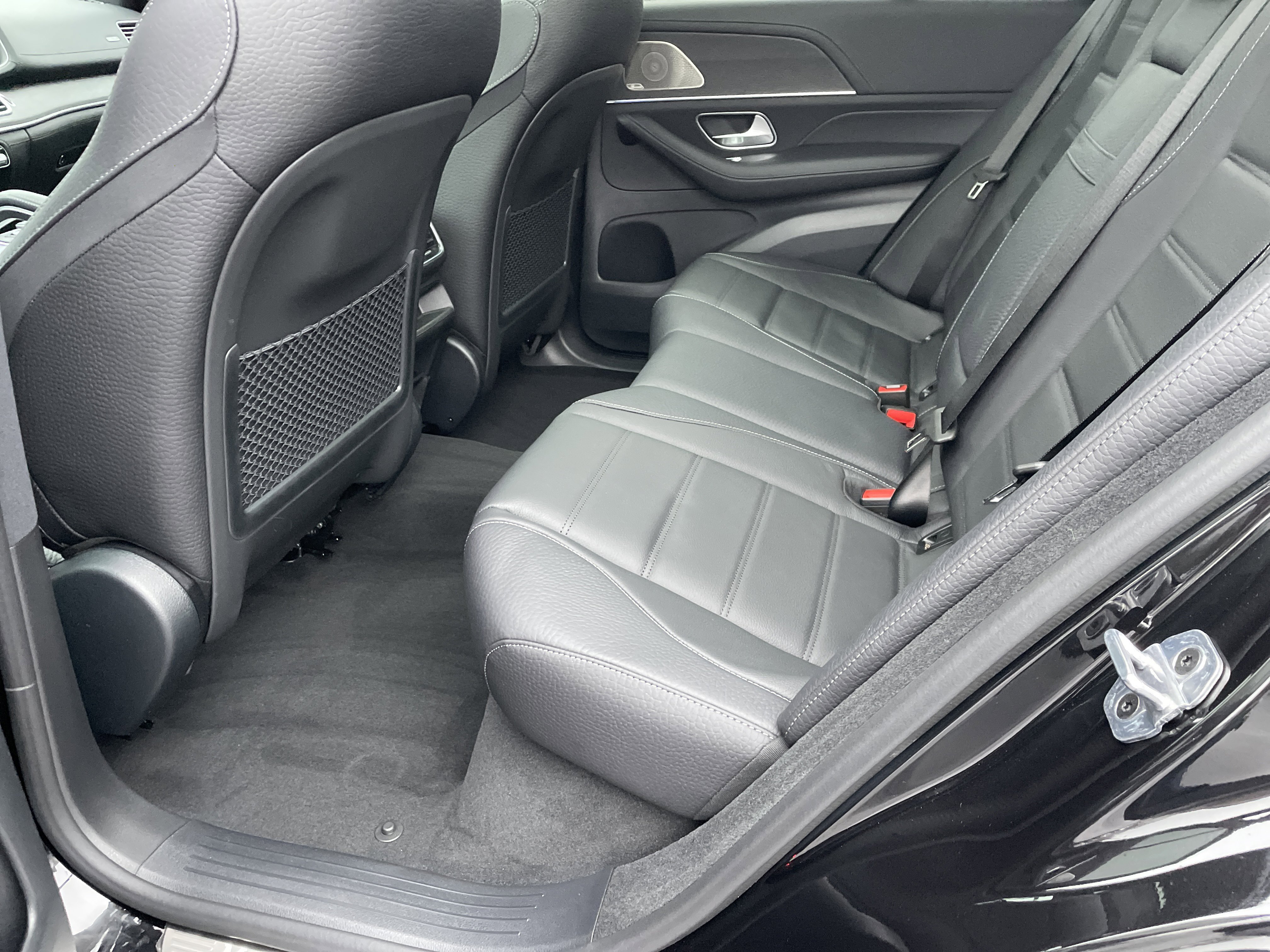 New 2026 Obsidian Black Metallic Mercedes-Benz GLE 580 4MATIC® SUV image 36