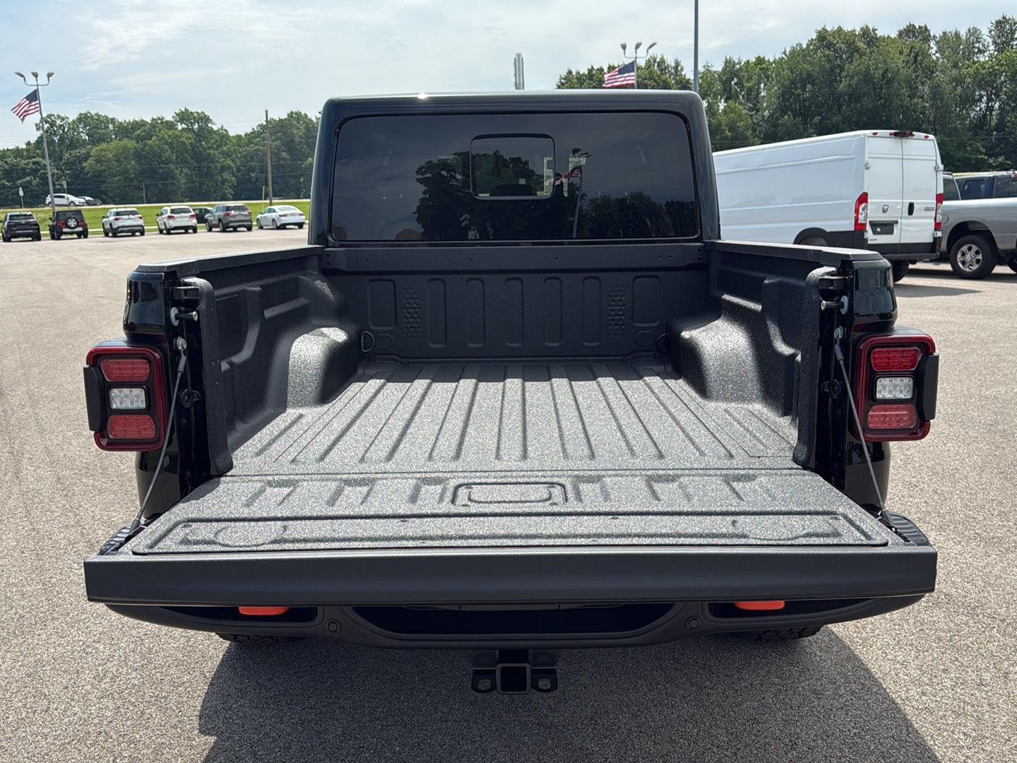 New 2026 Black Clear-Coat Exterior Paint Jeep Mojave X image 12