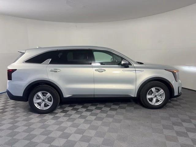 2026 Kia Sorento LX - Photo 8