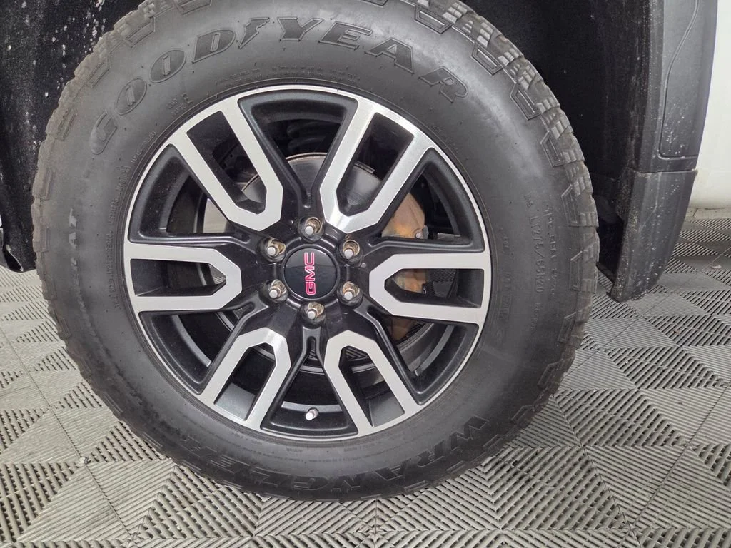 Certified Used 2019 Summit White GMC AT4 image 10