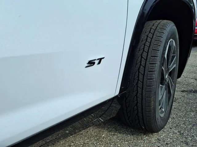 New 2026 Iridescent White Tricoat Buick Sport Touring image 5
