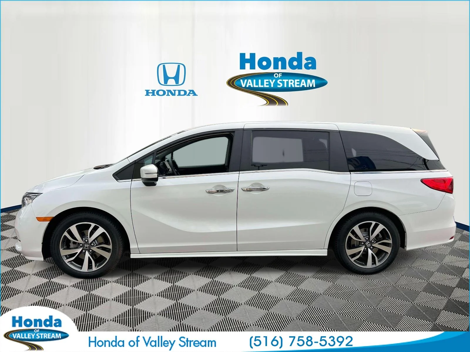 2023 Honda Odyssey Touring - Photo 28