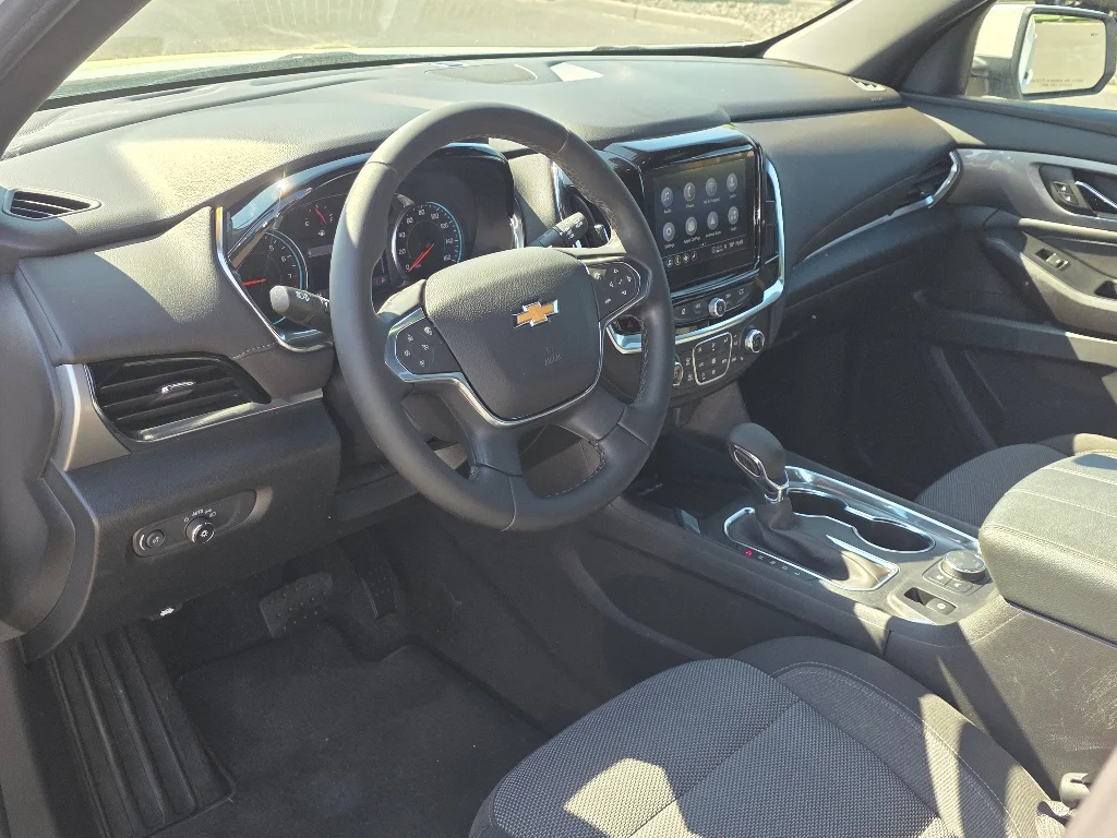 Used 2023 Summit White Chevrolet LT image 27