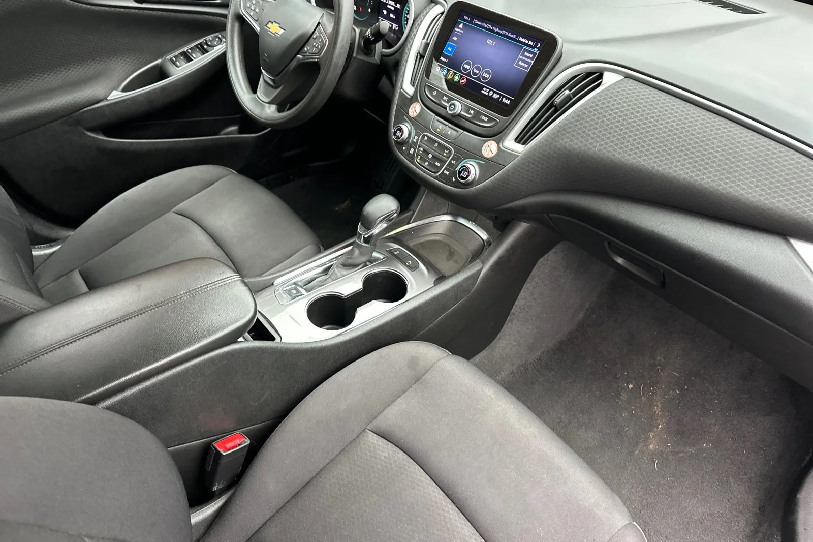 Used 2024 Summit White Chevrolet LT image 14