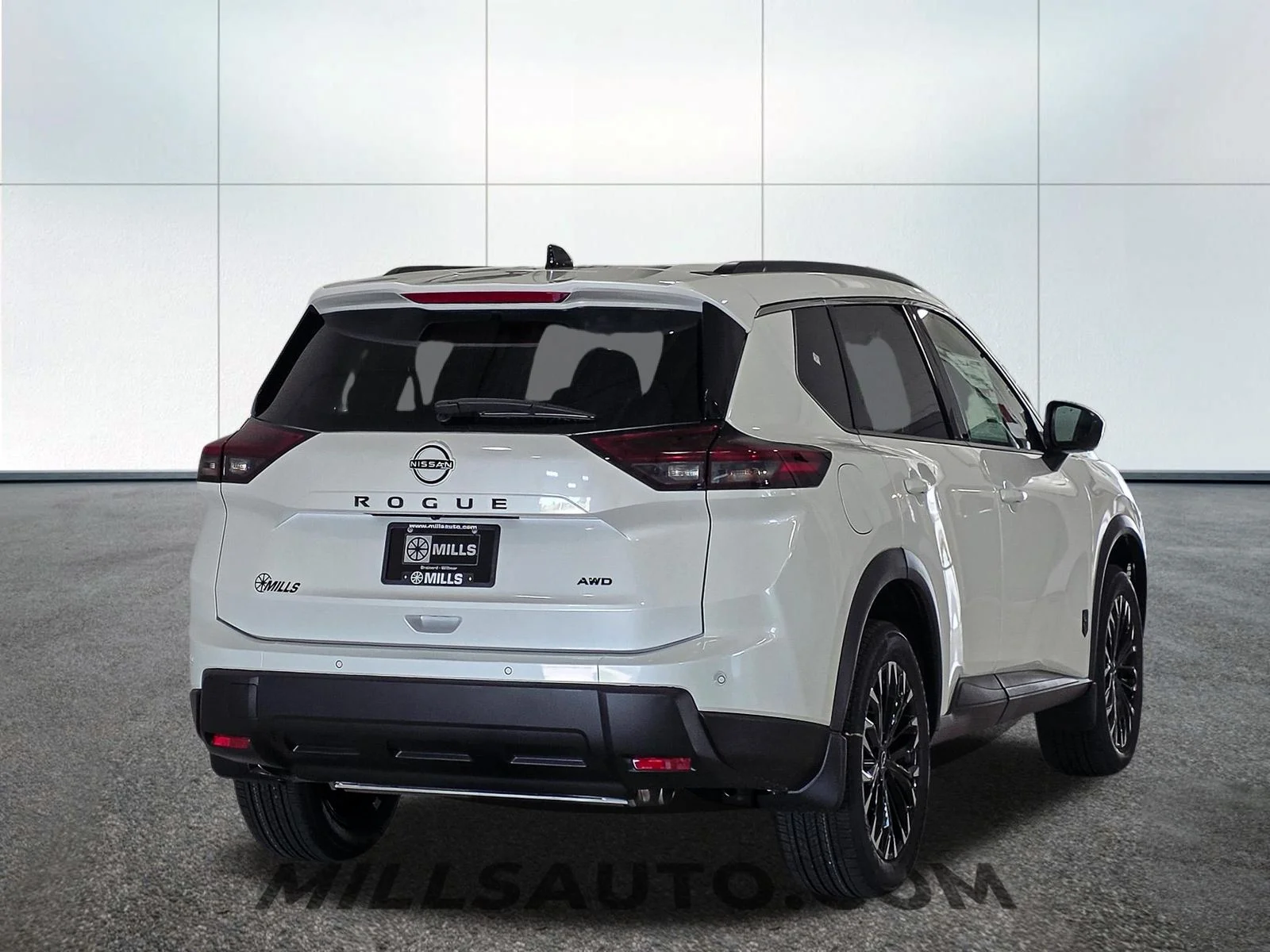 New 2026 Everest White Pearl TriCoat Nissan Dark Armor™ image 7