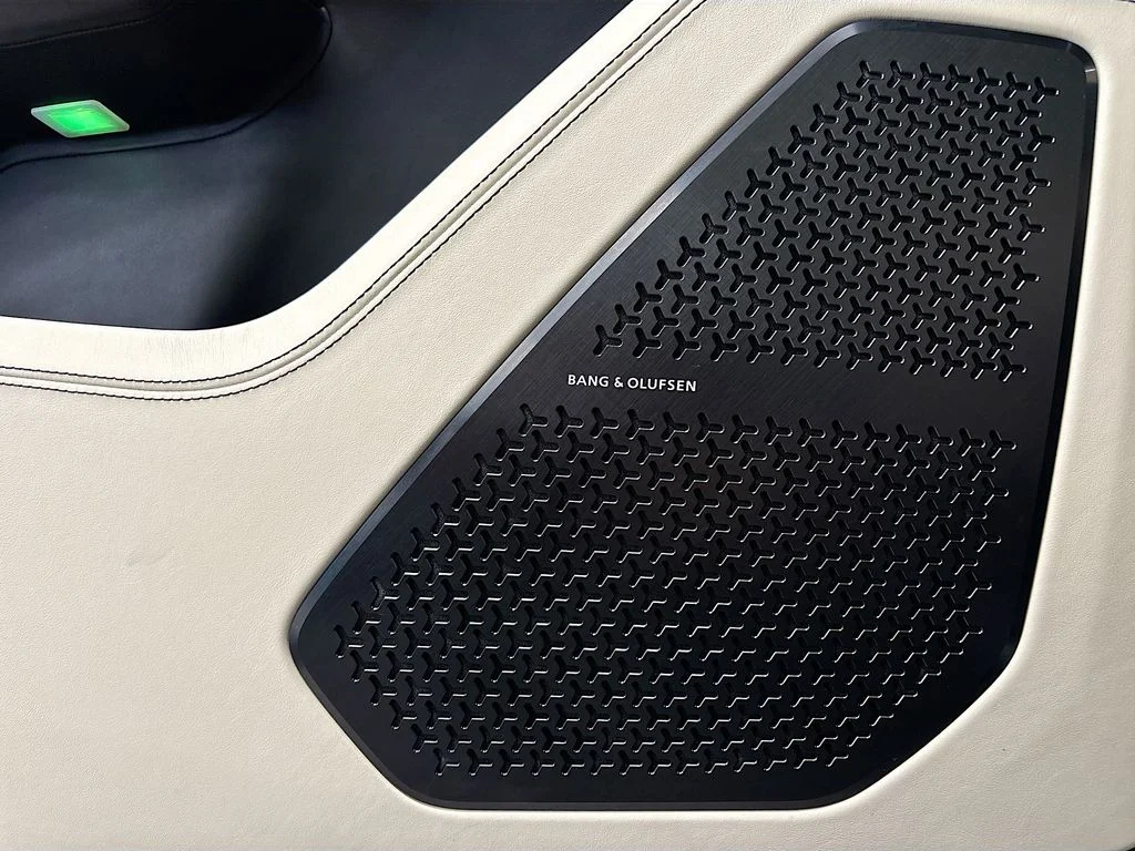 New 2025  Lamborghini SE image 24