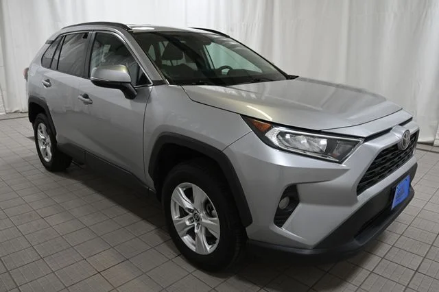 Used 2021 Silver Toyota XLE image 14