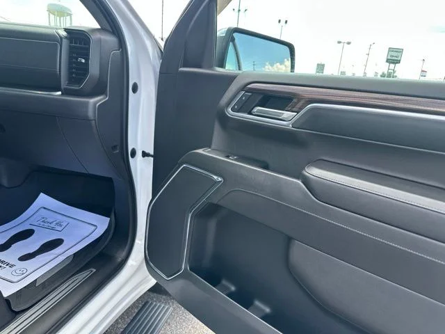 Used 2022 Summit White Chevrolet LT image 12