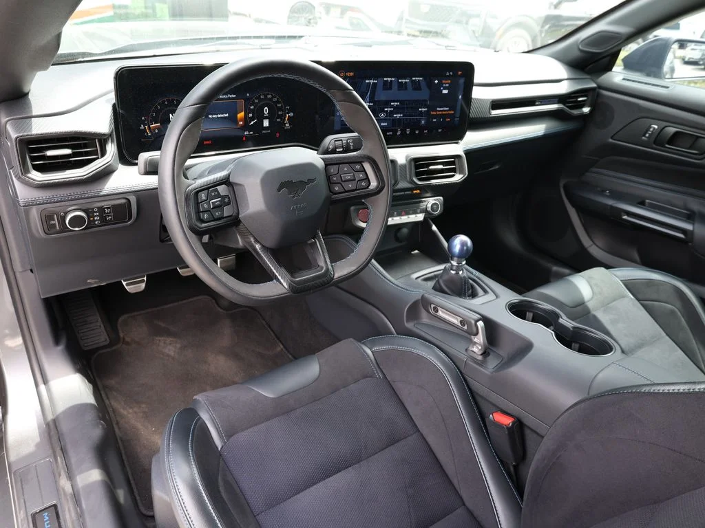 2025 Ford Mustang Dark Horse - Photo 13