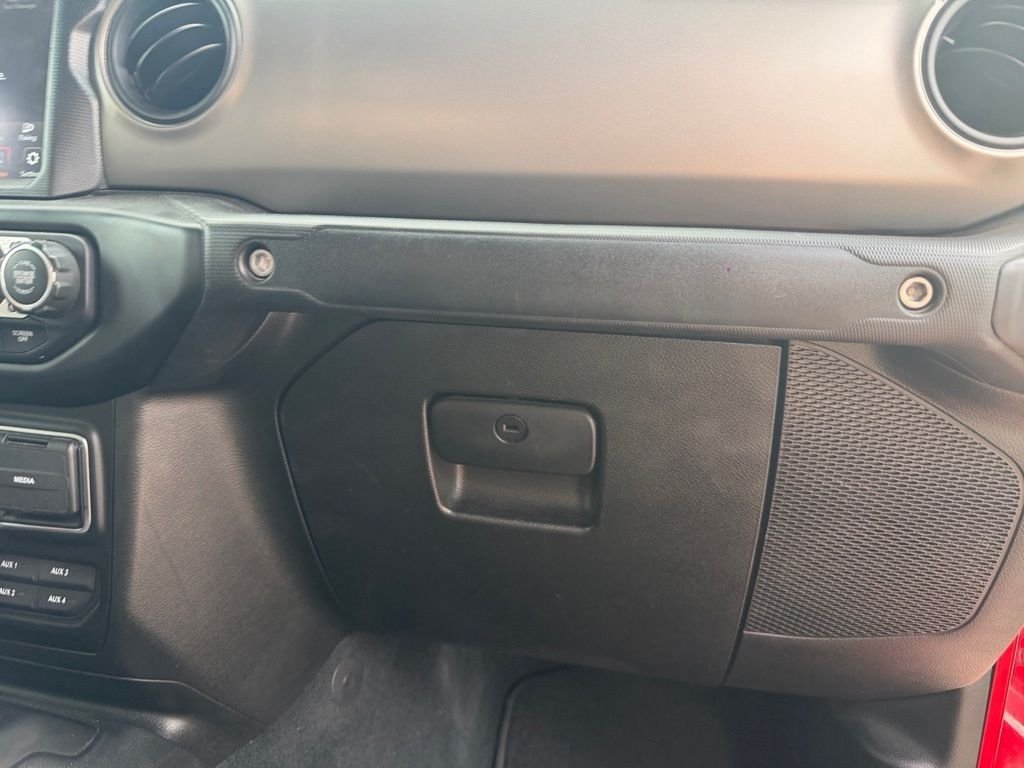 Used 2023 Red Jeep Sport S image 24