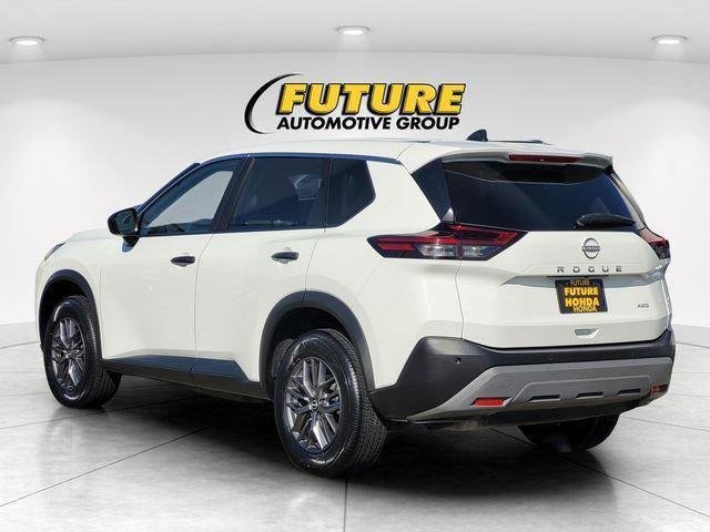 Used 2023 White Nissan S image 7
