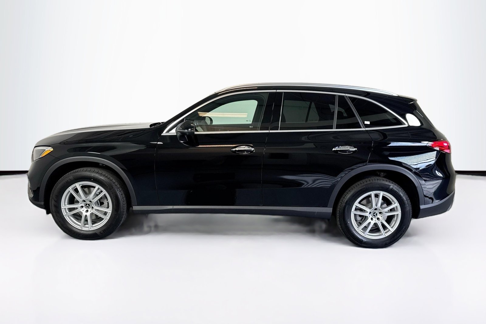New 2026 Black Mercedes-Benz GLC 300 image 8