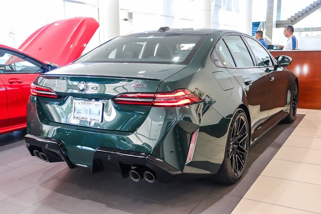 New 2027 Goodwood Green Pearl BMW Base image 6