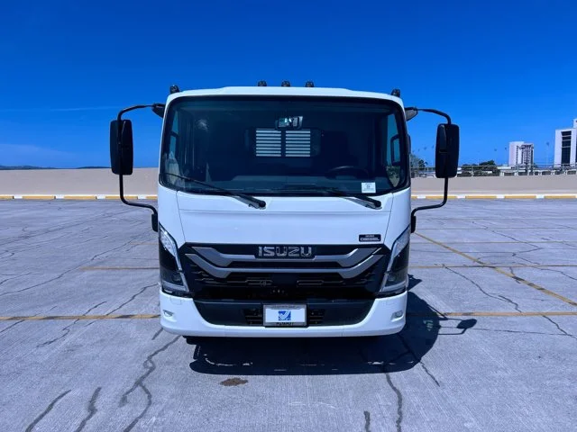 New 2025 White ISUZU 18ft Stakebed w/Lift, 19,500lb GVWR image 3