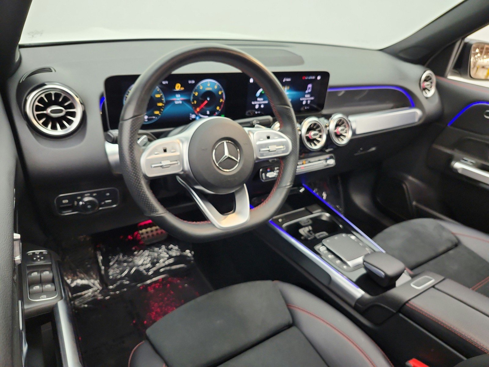 Used 2021 Polar White Mercedes-Benz GLB 250 SUV image 13
