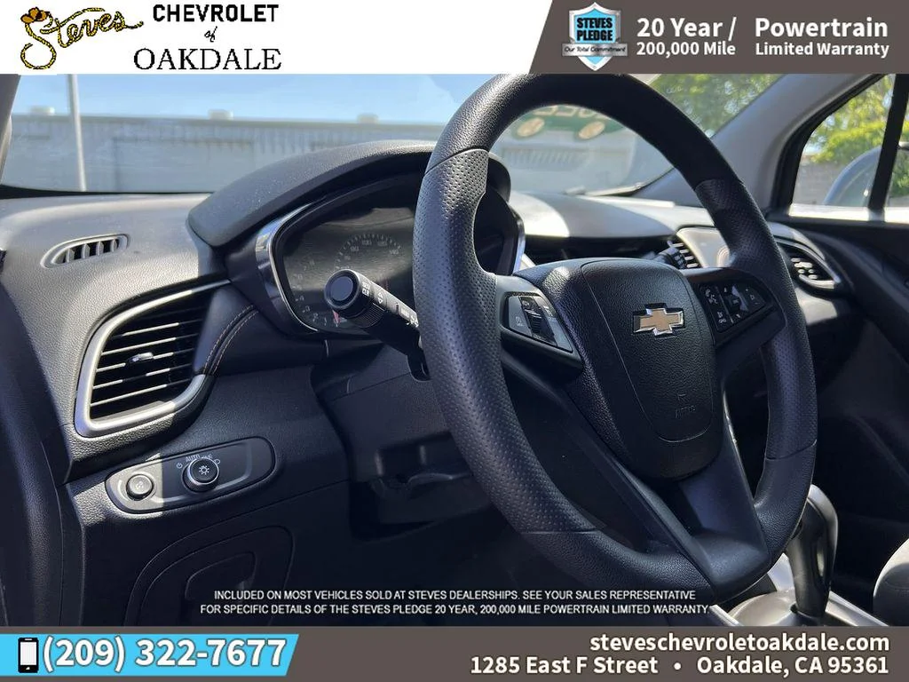 2022 Chevrolet Trax LS - Photo 14