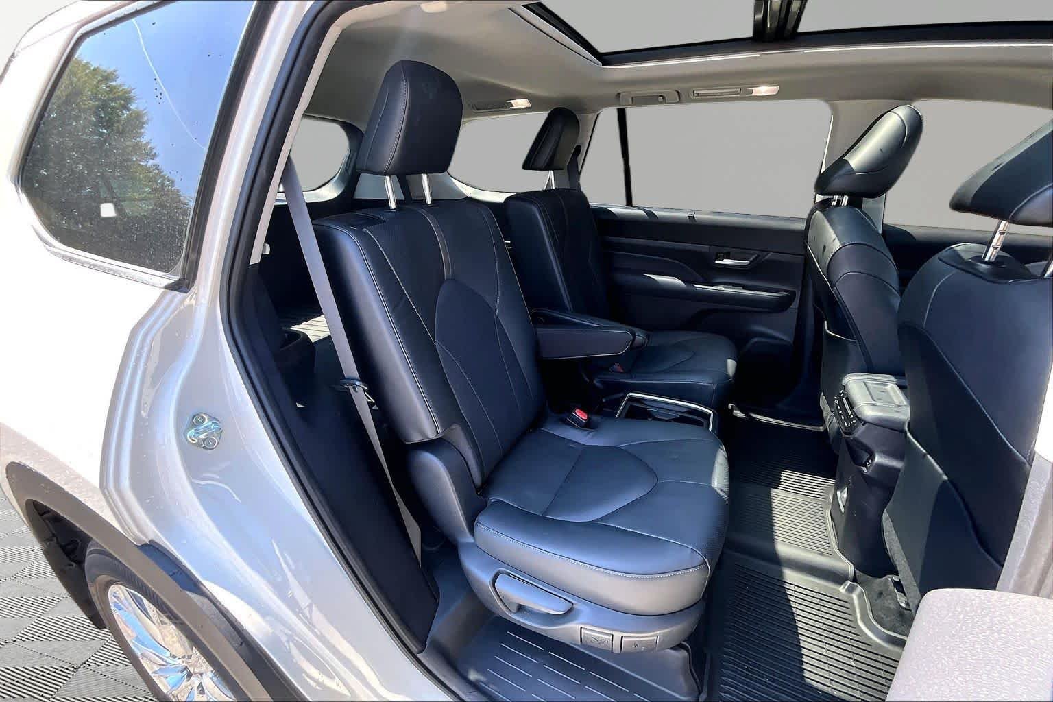 Used 2024 Coastal Cream Toyota Platinum image 20