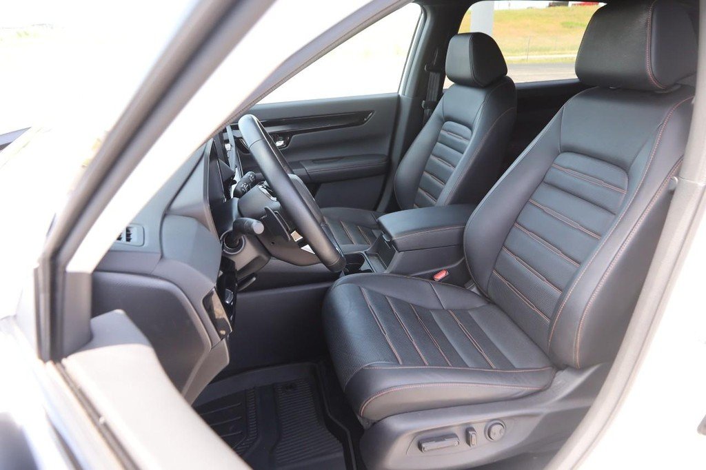 Used 2026 Platinum White Pearl Honda Sport Touring AWD image 10