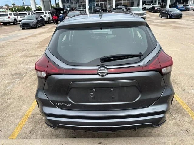 Used 2024 Gray Nissan S image 4