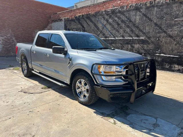 Used 2023 Silver Metallic Ford XLT image 1