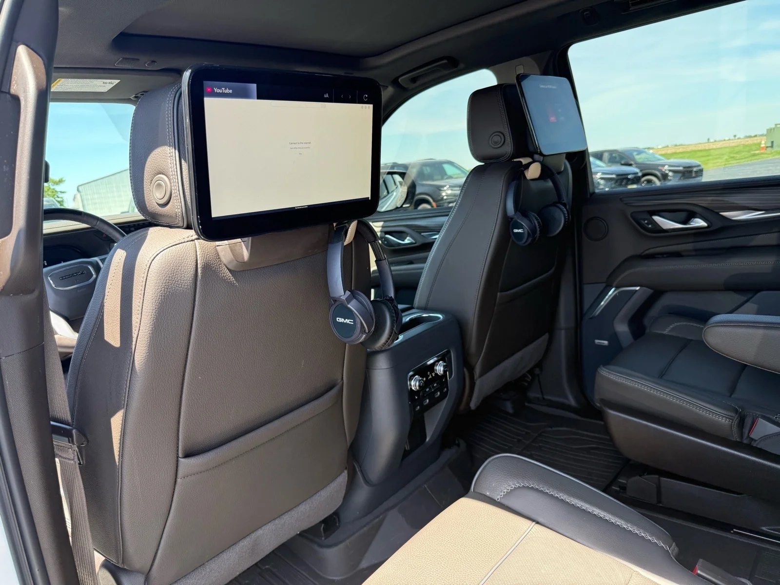 Used 2024 White Frost Tricoat GMC Denali image 12