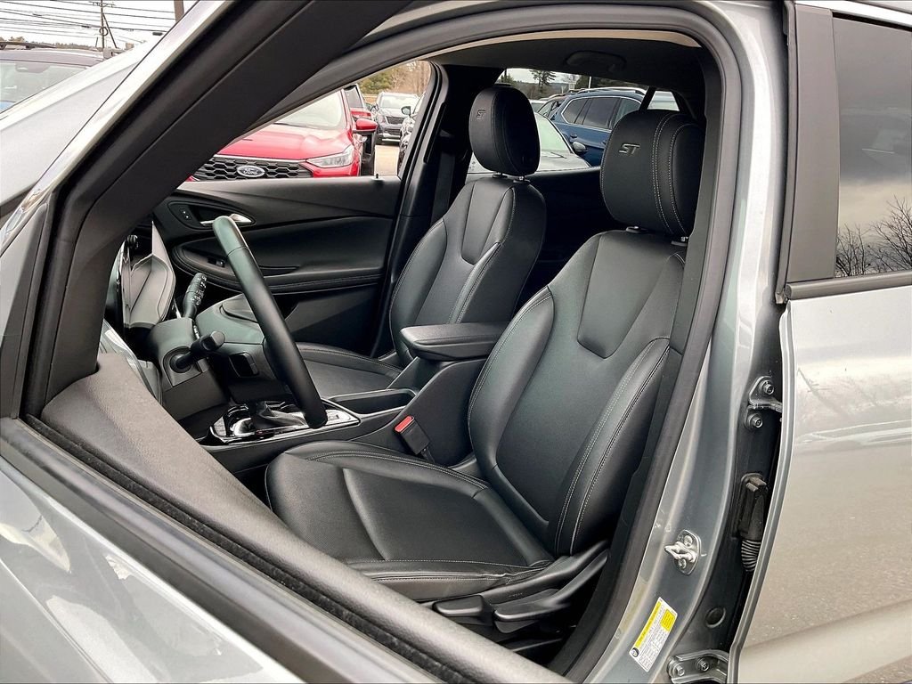Used 2024 Gray Buick Sport Touring image 9