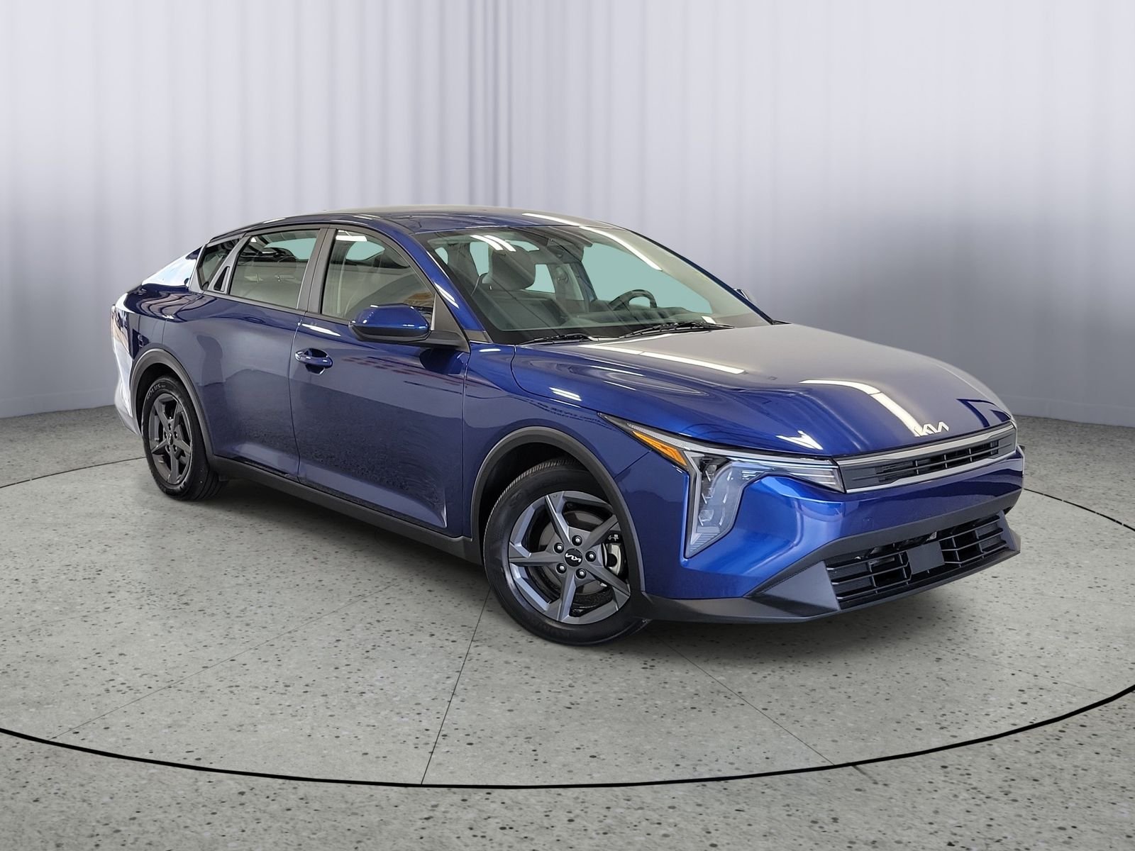 Certified Used 2025 Blue Kia LXS image 1