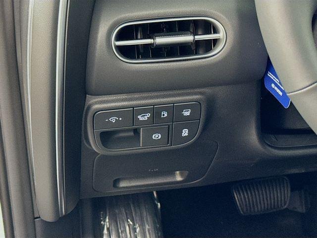 New 2026 White Hyundai Blue SEL 7P image 14