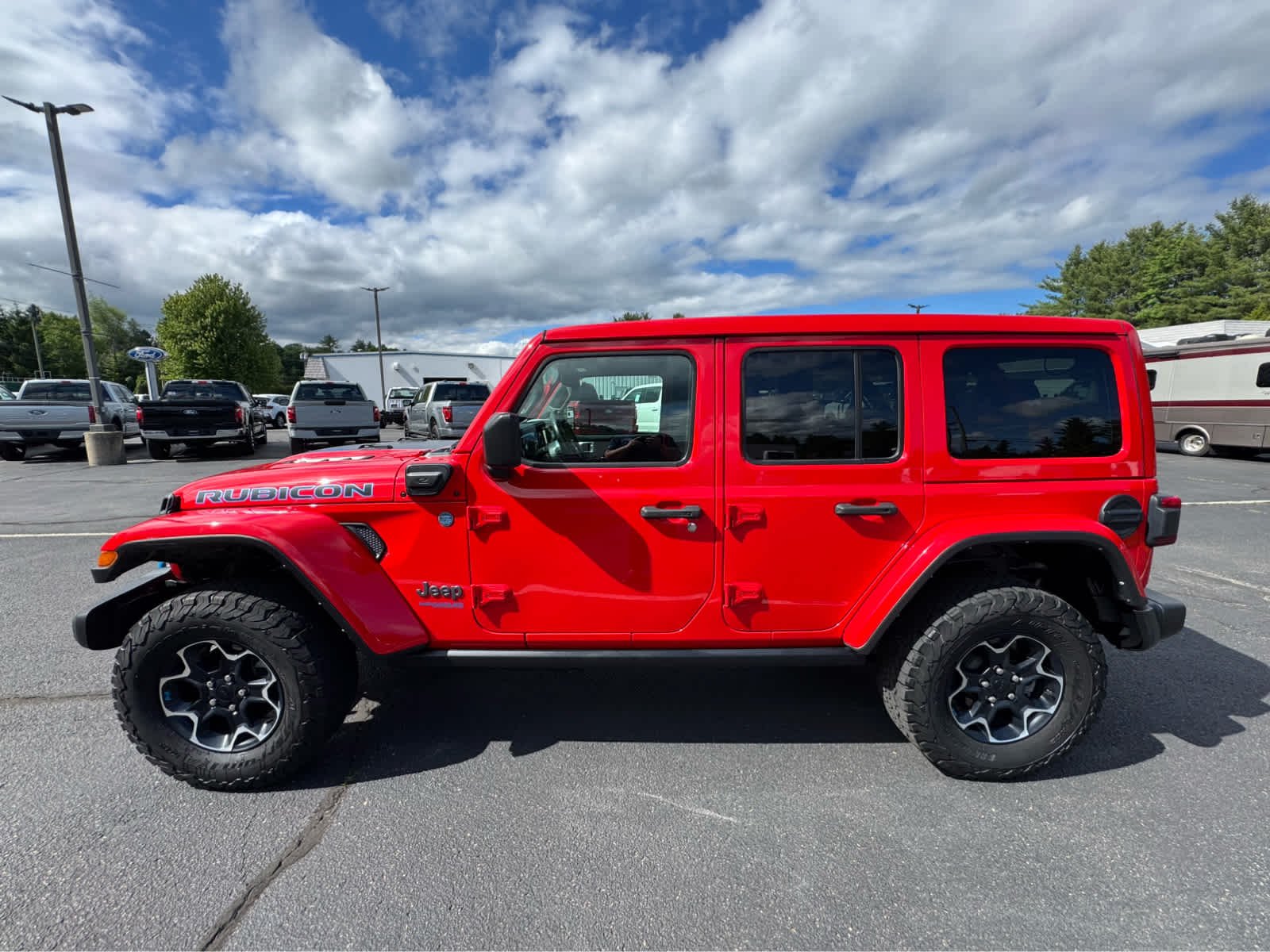 Certified Used 2022 Firecracker Red Clearcoat Jeep Unlimited Rubicon image 2