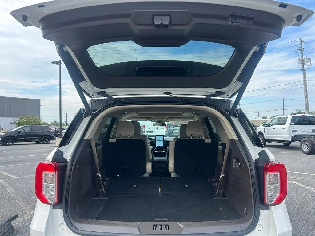 Used 2022 White Ford Platinum image 23