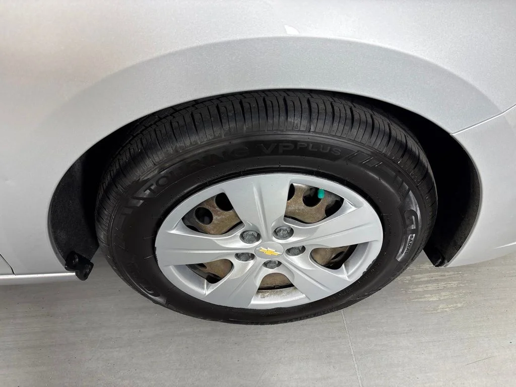 Used 2018 Silver Chevrolet LS image 11