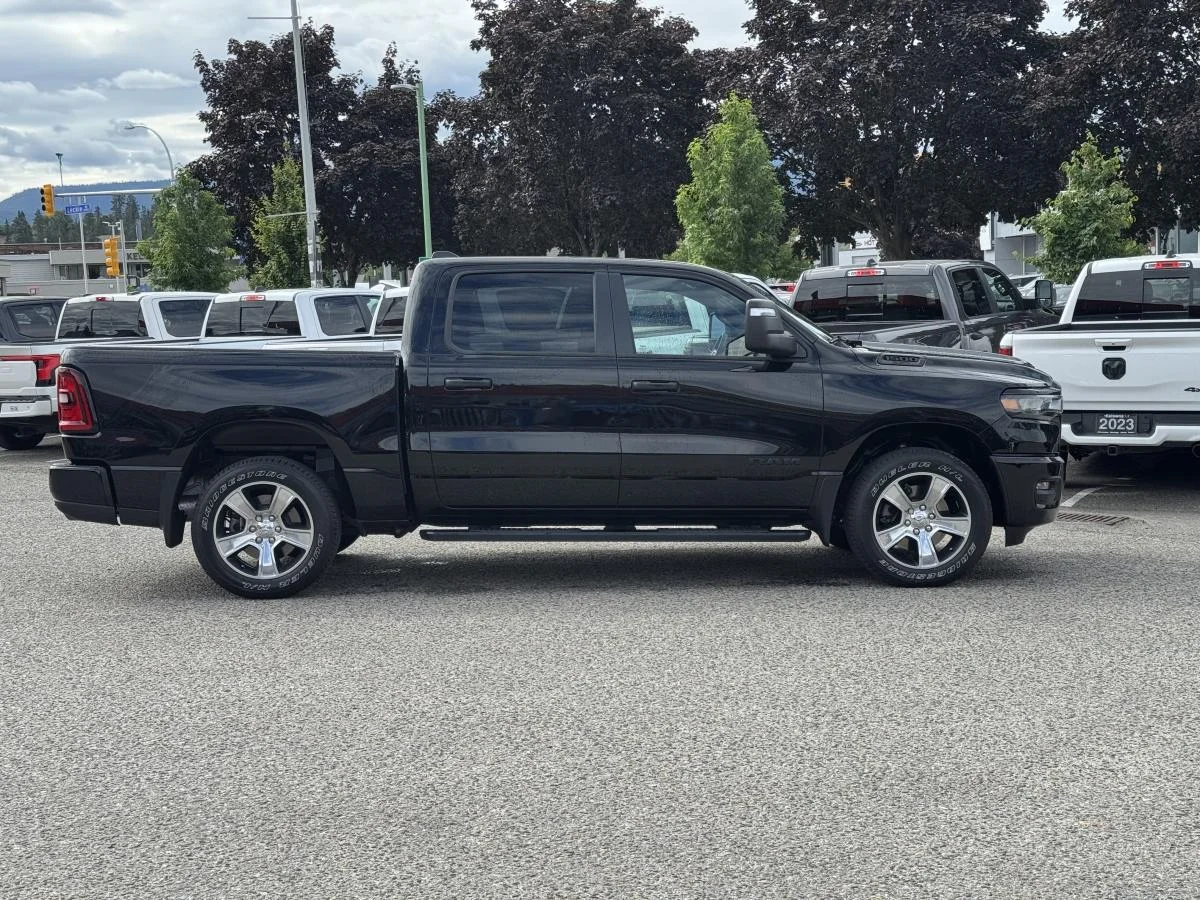 New 2025 Black RAM Tradesman C/c 4x4 image 4