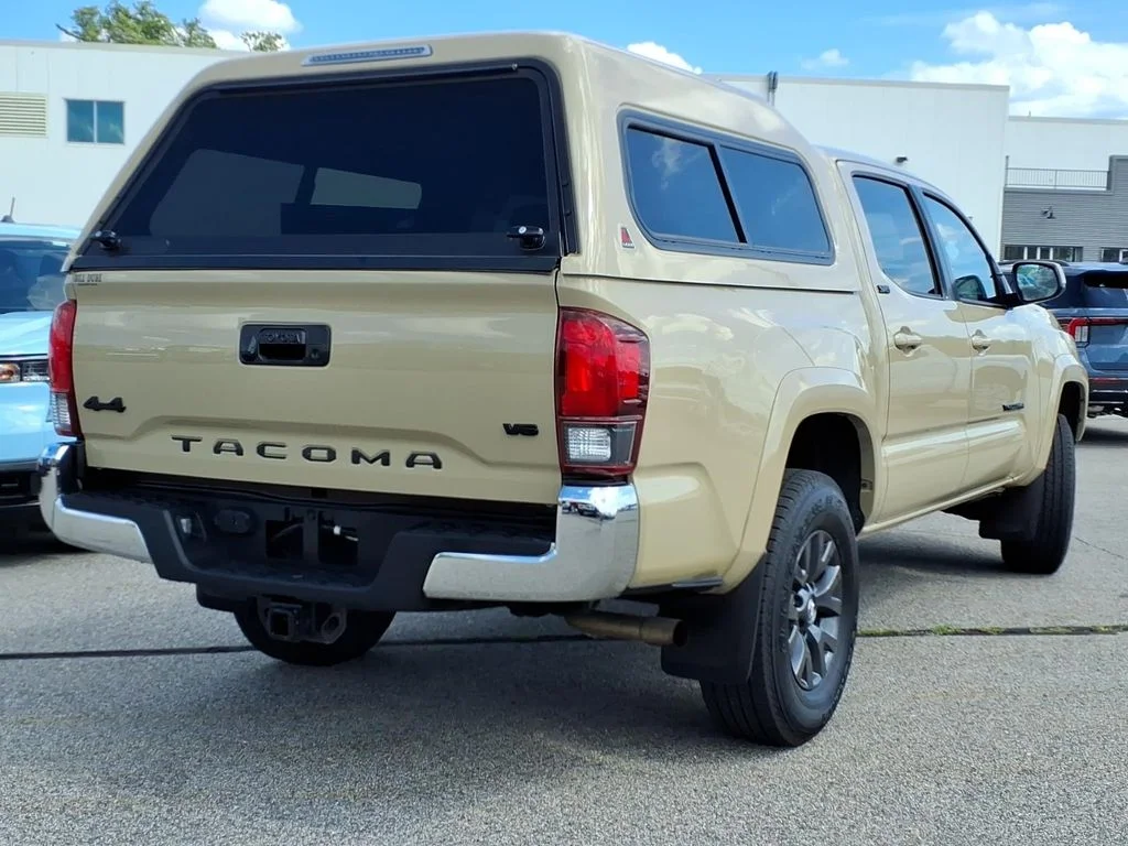 Used 2020 Beige Toyota SR5 image 3