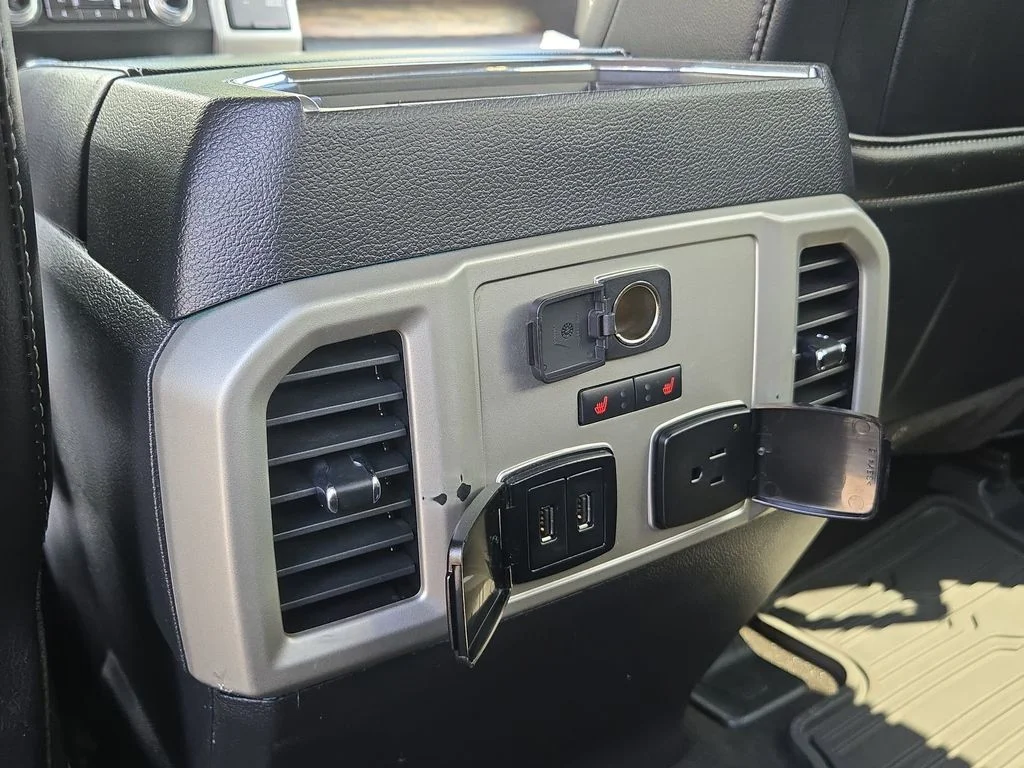 Used 2019 Green Ford Lariat image 42
