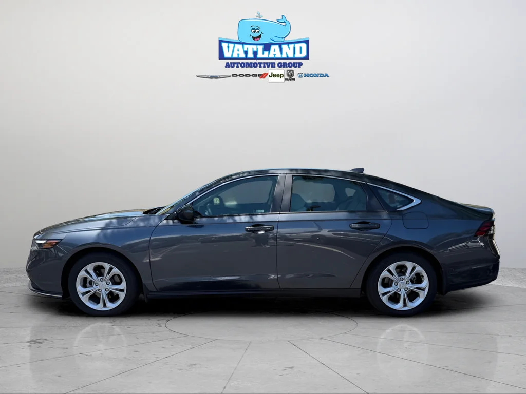 Used 2025 Meteorite Gray Metallic Honda LX image 39